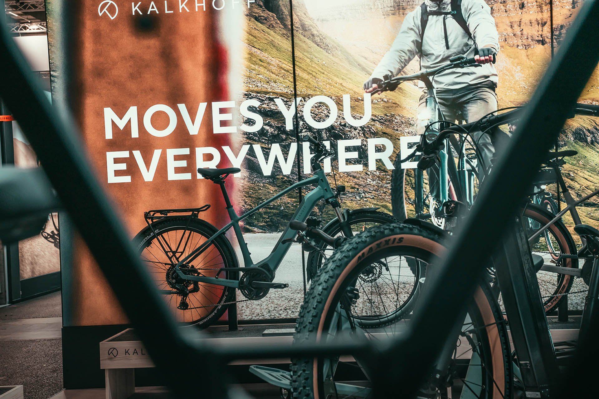 Am Kalkhoff Messestand auf der Eurobike konnte man die Fahrradtrends 2025 bewundern. (Foto: Kalkhoff)