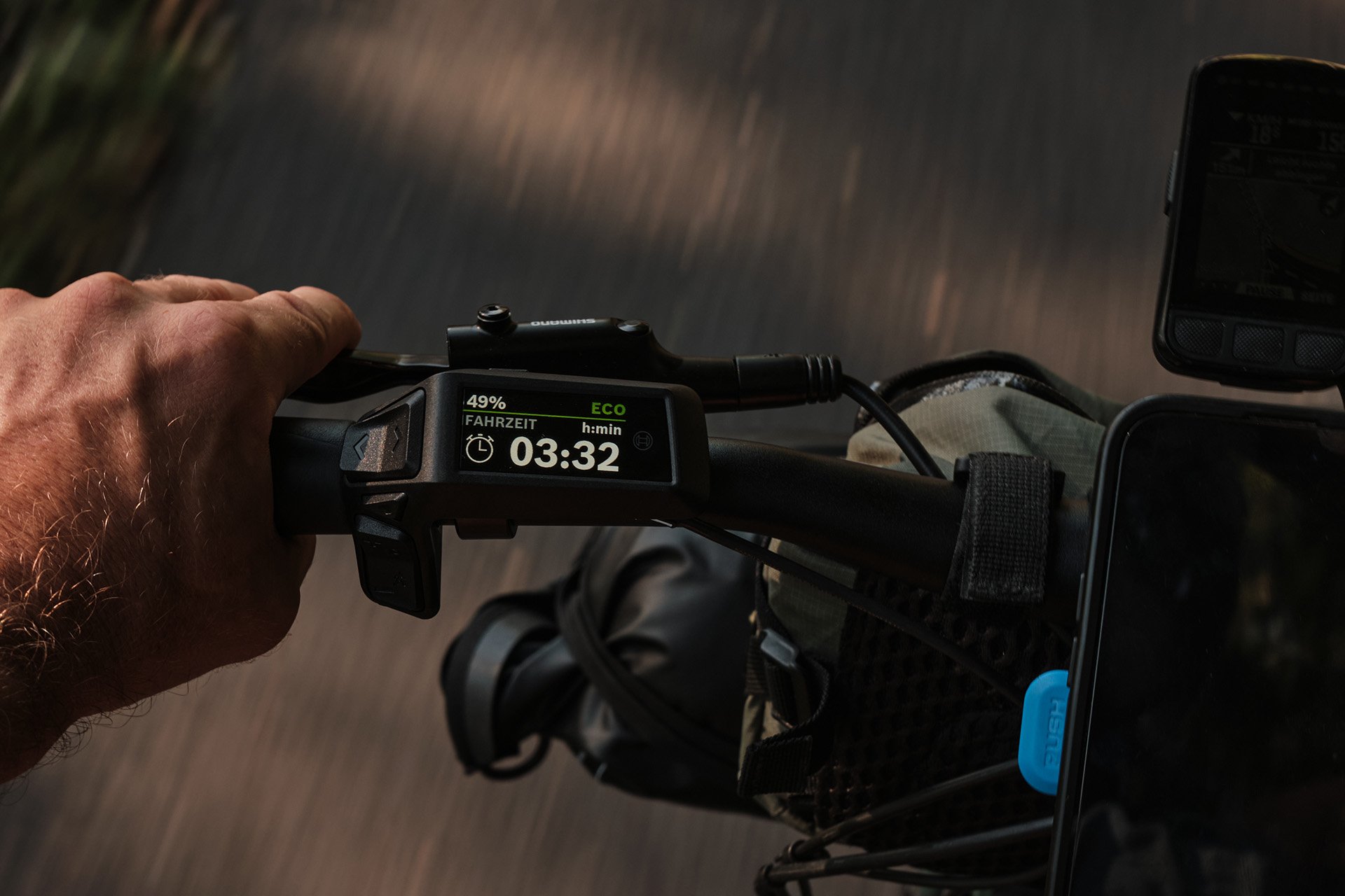 Vor allem bei langen Distanzen ist es wichtig, ökonomisch mit dem Akku umzugehen. (Foto: Wenn das richtige Werkzeug fehlt, hilft nur die Fahrt zur nächsten Werkstatt. (Foto: Beim Gepäck gilt: Nur das Nötigste mitnehmen. (Foto: Kalkhoff/Roske))