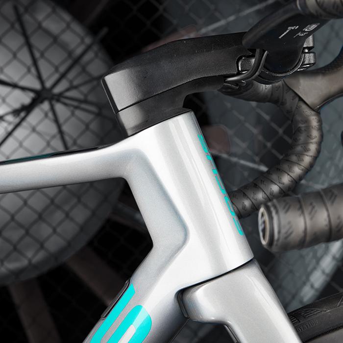 Das IZALCO MAX Rennrad im Detail: FOCUS Aero-Vorbau