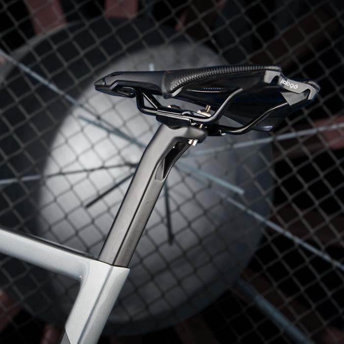 Das IZALCO MAX Rennrad im Detail: FOCUS Aero-Sattelstütze