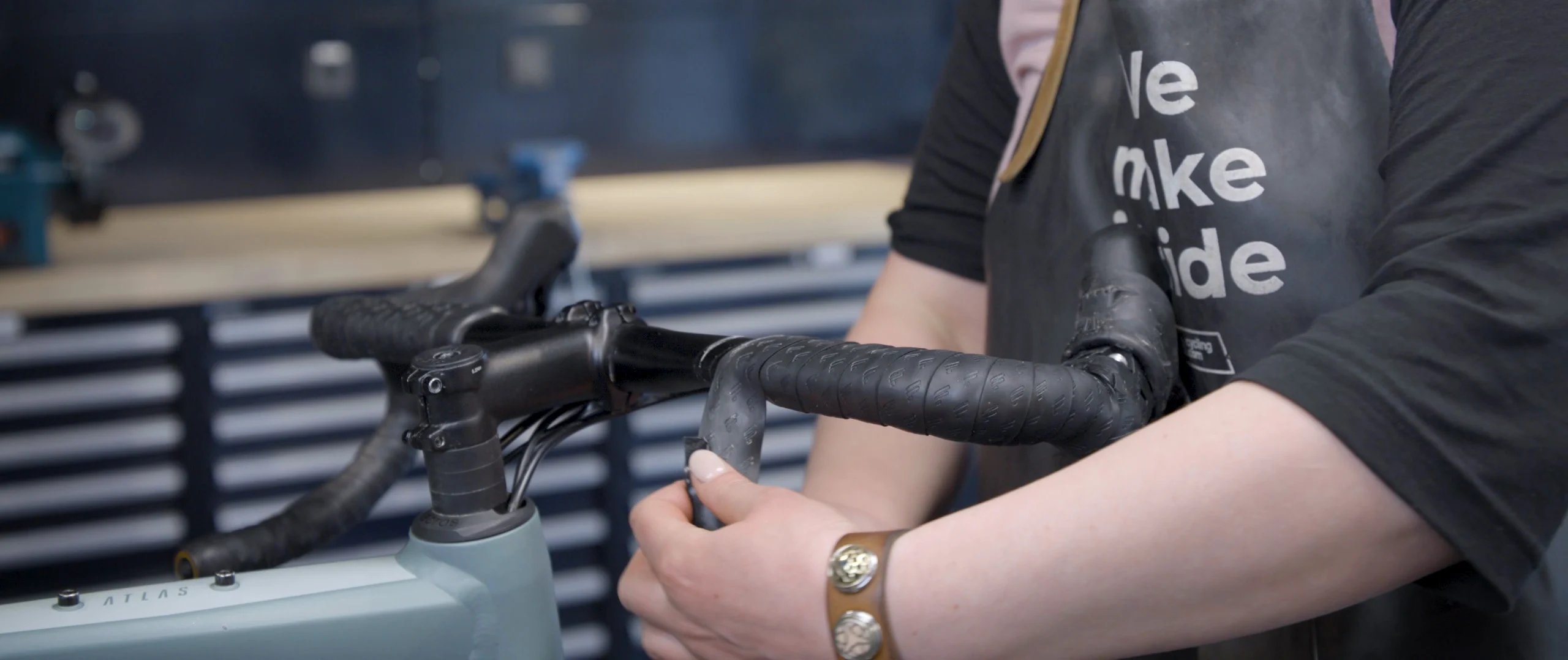 Watch That Manual | How to replace your handlebar tape?