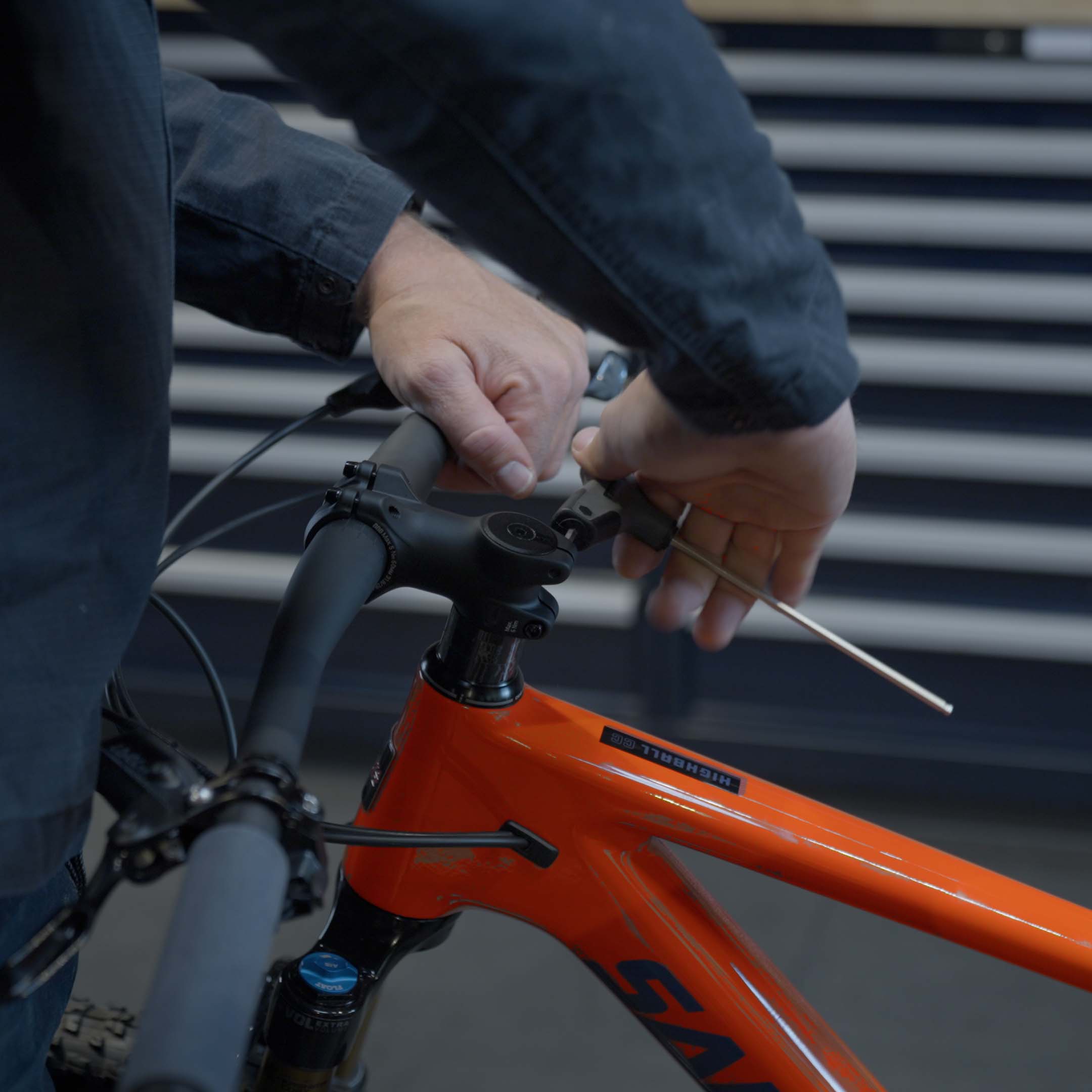 Straighten your handlebar