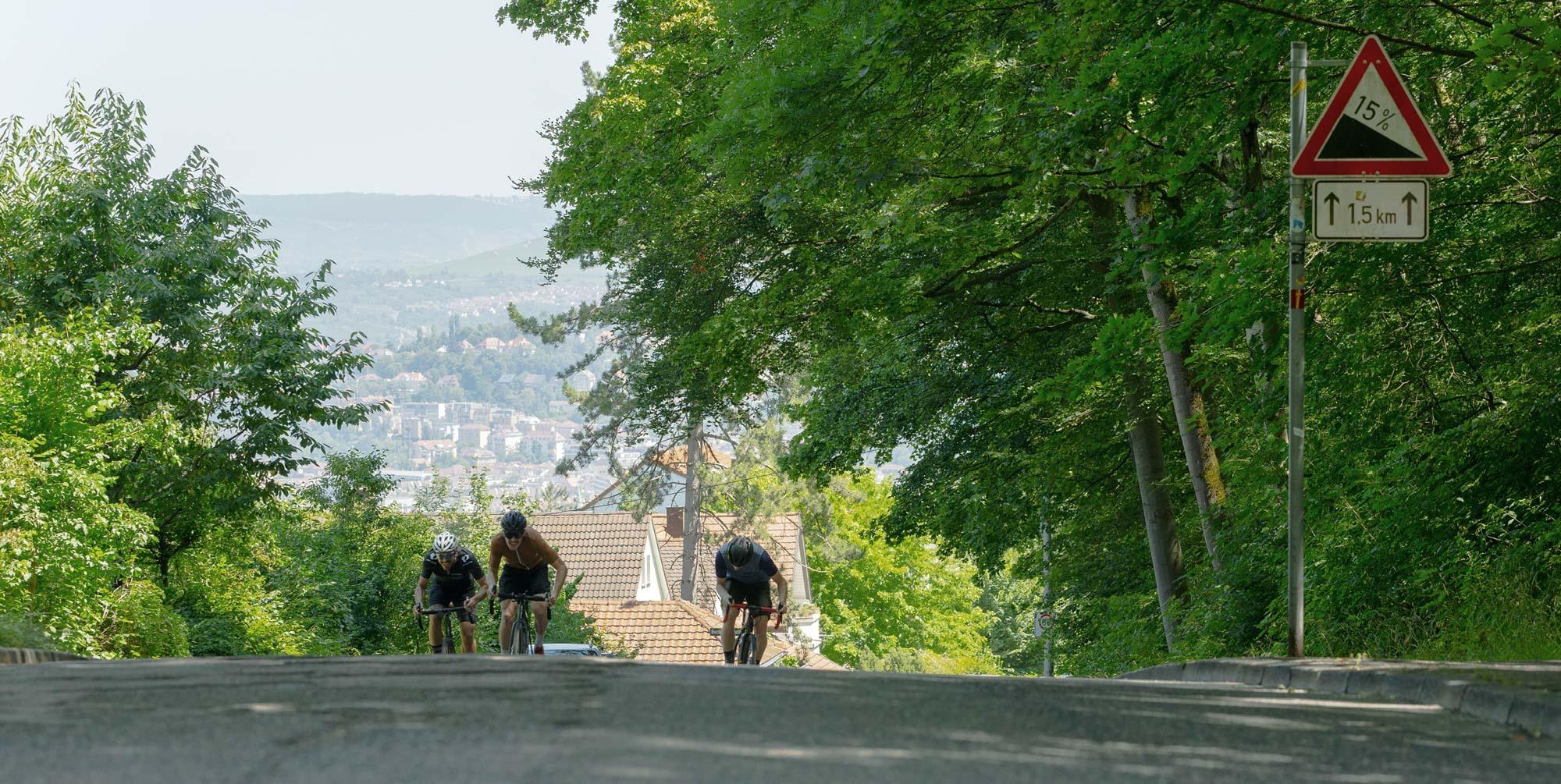 FOCUS Bikes Power Hour: Erster Berg Am ersten Berg bei der FOCUS Bikes Power Hour wird direkt attackiert.