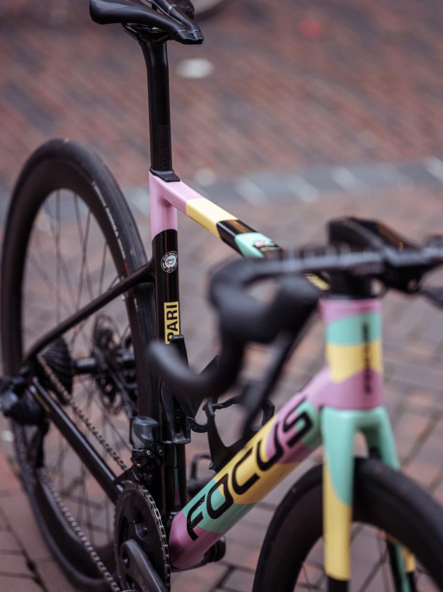 Win an IZALCO MAX PARI Edition